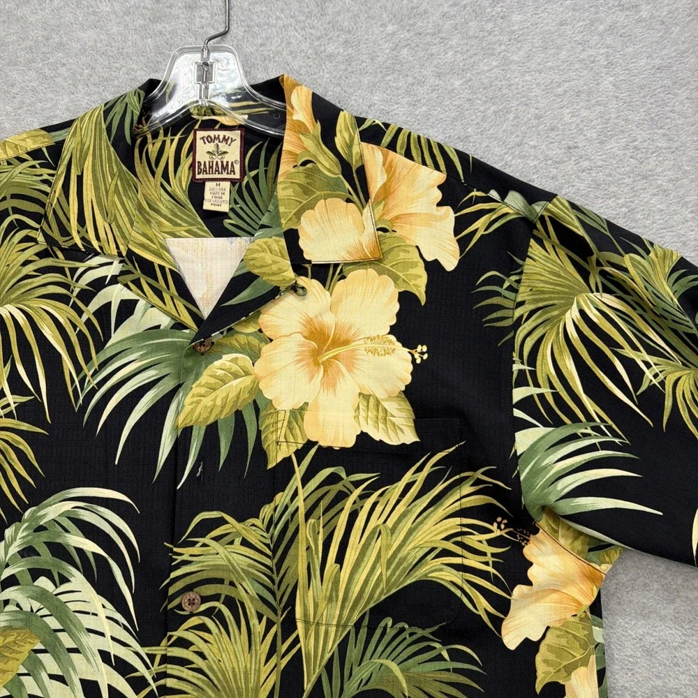 Tommy Bahama Shirt Mens Medium Black Floral‎ Hawaiian Aloha Beach Camp Loop Y2K - Picture 2 of 7